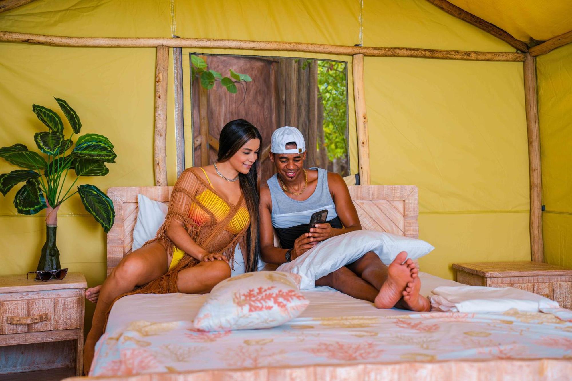 Glamping Ecolodge Cueva De Las Aguilas 페데르날레스 외부 사진