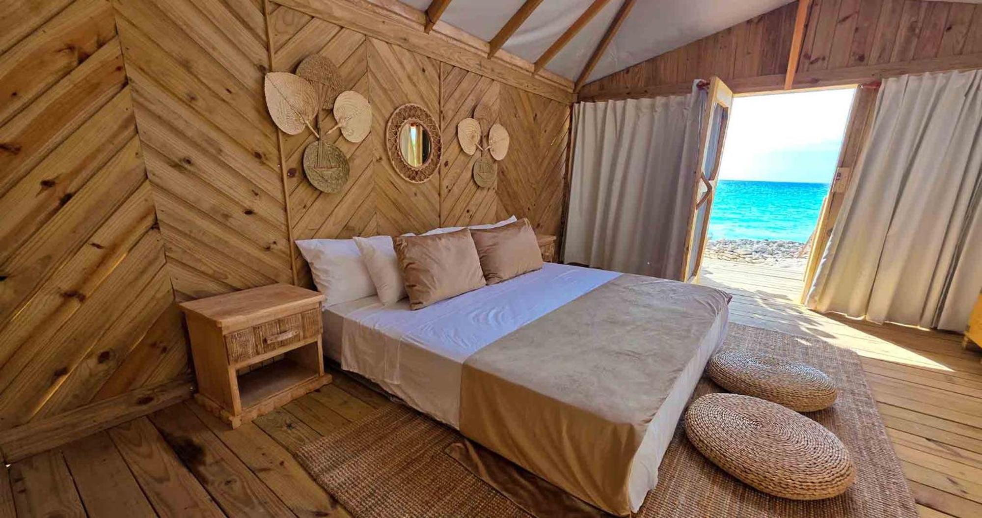 Glamping Ecolodge Cueva De Las Aguilas 페데르날레스 외부 사진
